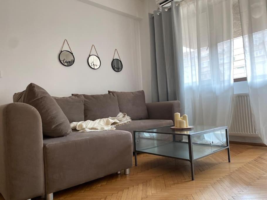 2 Bedroom Apartment With Terrace In City Center Bucureşti Exterior foto