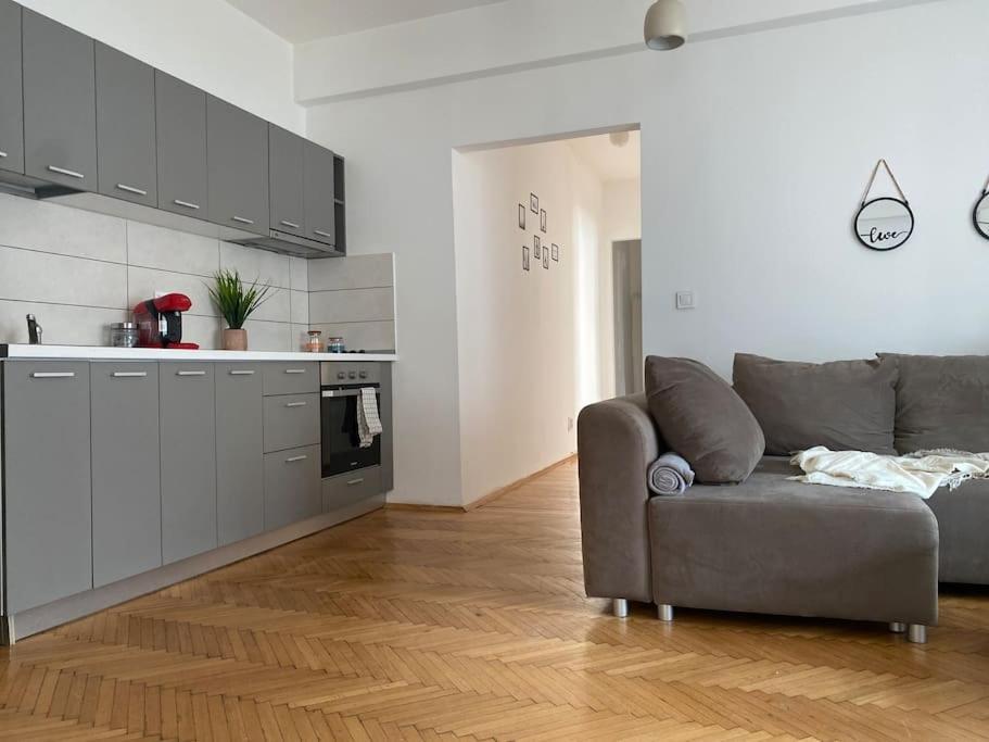 2 Bedroom Apartment With Terrace In City Center Bucureşti Exterior foto